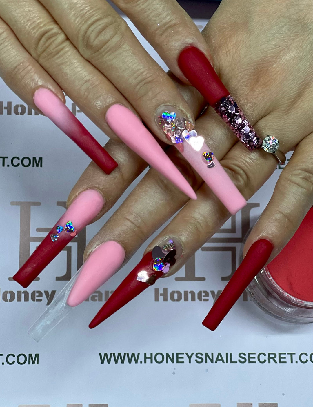 HP072 – HONEY'S NAIL SECRET