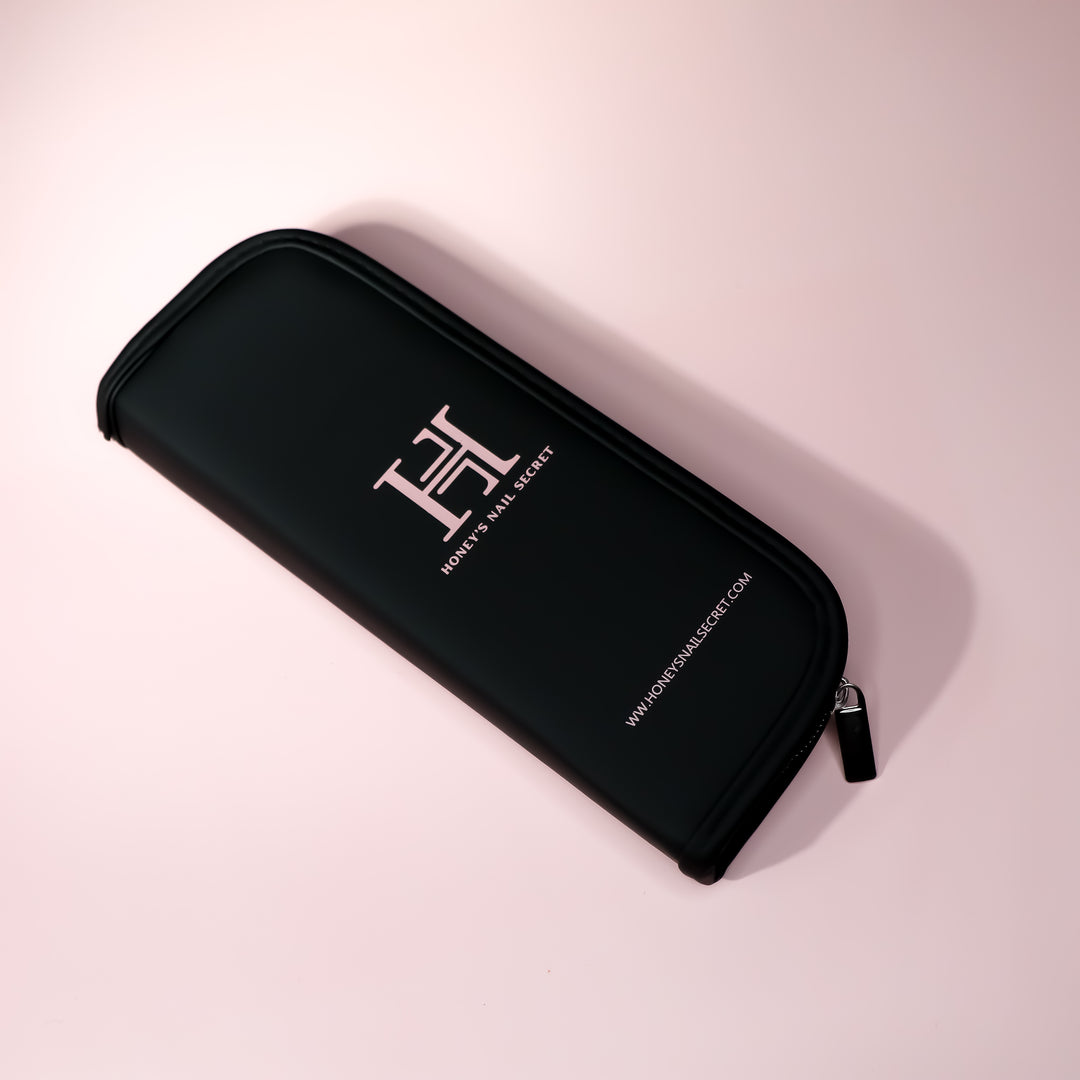 NAIL BRUSHES CASE