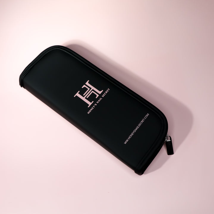 NAIL BRUSHES CASE